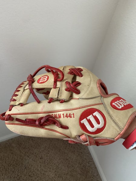 Gold High School/College Pitcher's 11.5" A2000 Baseball Glove
