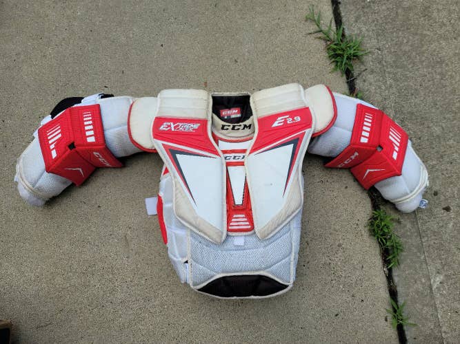Intermediate Used Medium CCM Extreme Flex Shield E2.9 Goalie Chest Protector