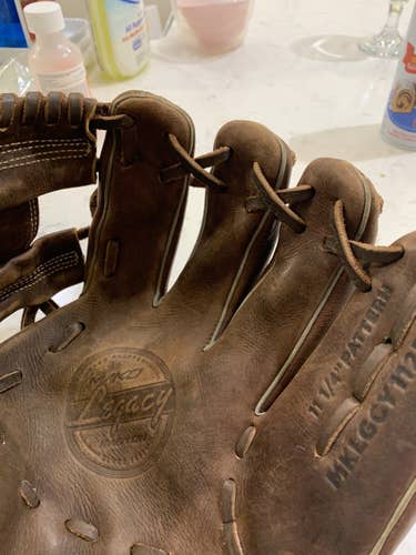 Easton Mako Legacy Baseball glove