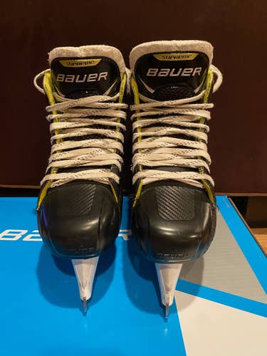 Senior New Bauer Supreme 3S Goalie Skates Size 9