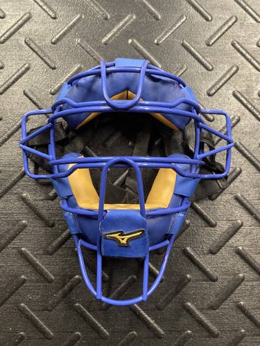 Mizuno catchers mask