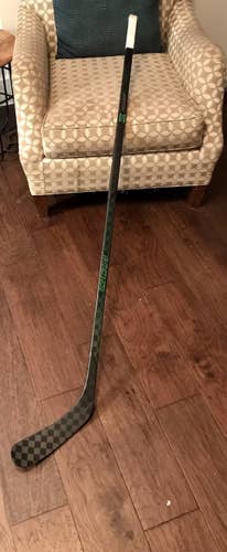 Senior Right Handed Mid Pattern JetSpeed FT3 Pro Hockey Stick