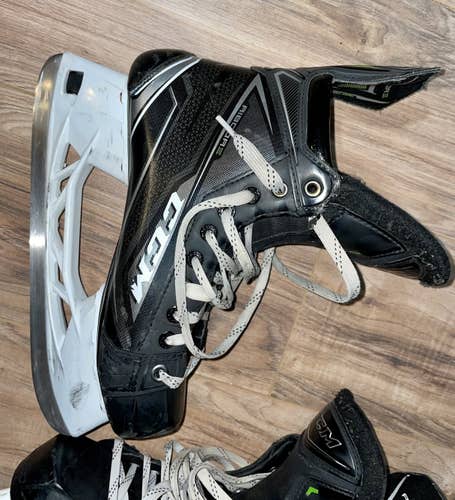 Senior CCM Regular Width  Size 8 RibCor MaxxPro Hockey Skates