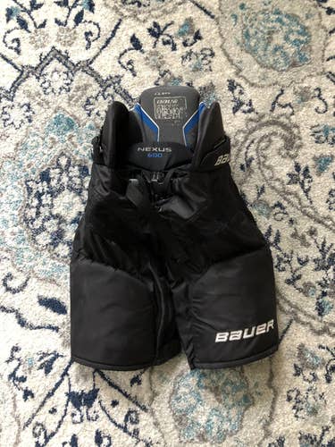 Black Junior Small Bauer  Nexus 600 Hockey Pants