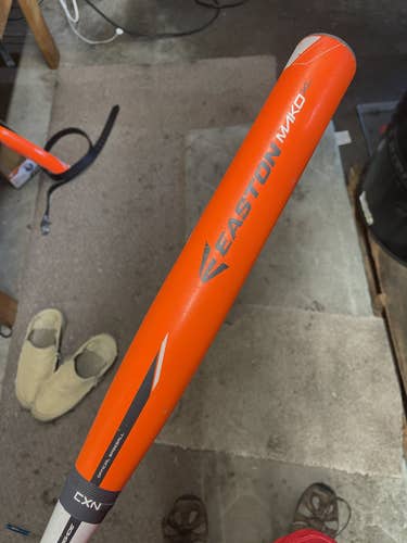 Easton MAKO xl. HOT!!!!!!!