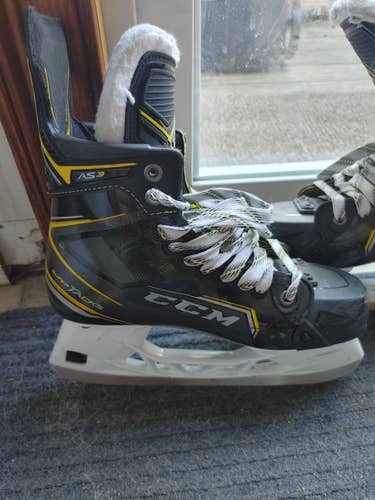 Senior CCM Super Tacks AS3 Hockey Skates Regular Width Size 6.5