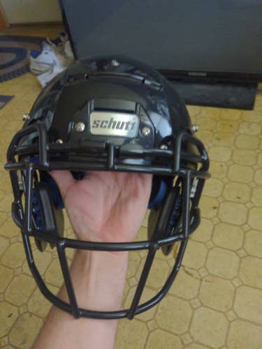 Adult medium black Schutt F5 Helmet