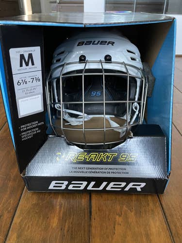 Brand New Bauer Re-Akt 95 Combo Helmet (White/Senior Medium)