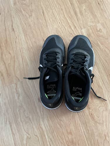 Black Adult Used Men's Size 7.5 (Women's 8.5) Nike Shoes