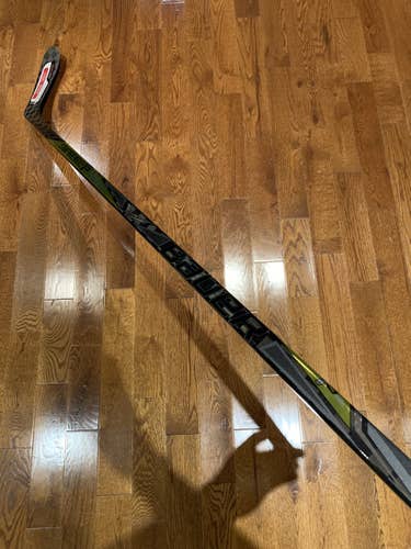NEW Bauer RH 95 flex P28 Supreme 1S Hockey Stick