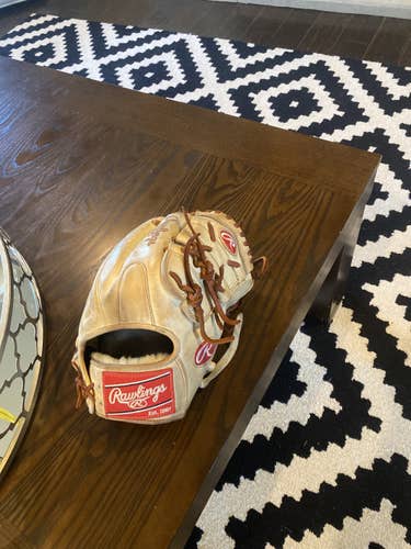 High School/College Pitcher's 11.75" Pro Preferred Baseball Glove