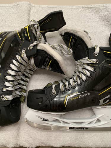 Senior CCM Regular Width Size 7 Super Tacks AS3 Hockey Skates