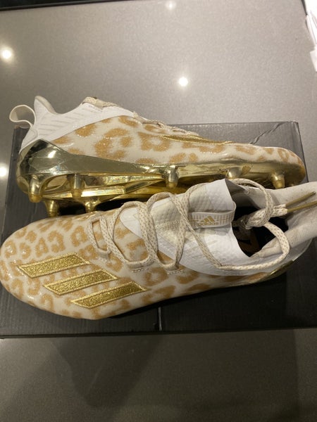 White Adult Molded Cleats Low Cut