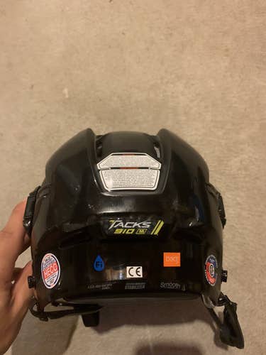 CCM TACKS 910 HOCKEY HELMET