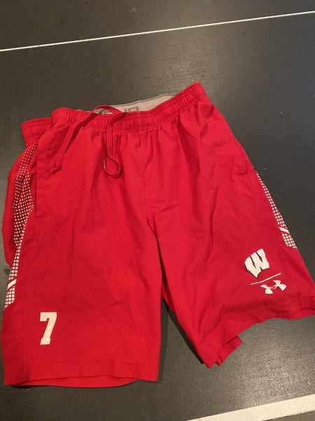 Wisconsin Hockey Men's Large Under Armour Shorts #7