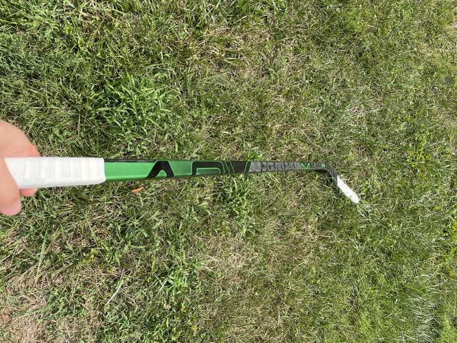 FAKE(see description!) Bauer Right Handed, P88, 87 flex Vapor ADV Hockey Stick
