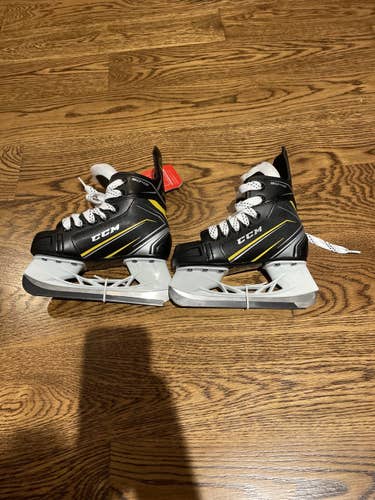 New CCM Size 10 Tacks 9042 Hockey Skates