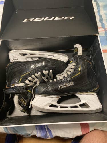 Bauer Size 9 Supreme 2S Pro Hockey Skates