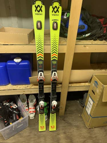 Volkl Racetiger SL Skis