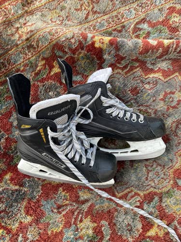 Junior Bauer Regular Width Size 3.5 Supreme 150 Hockey Skates