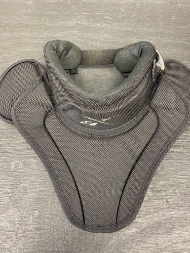 Reebok intermediate Neck Guard
