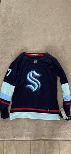 New Seattle Kraken Yanni Gourde Jersey
