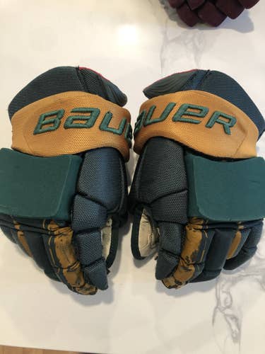 Used Senior Bauer Vapor 1X Pro Lite Gloves 14" Pro Stock