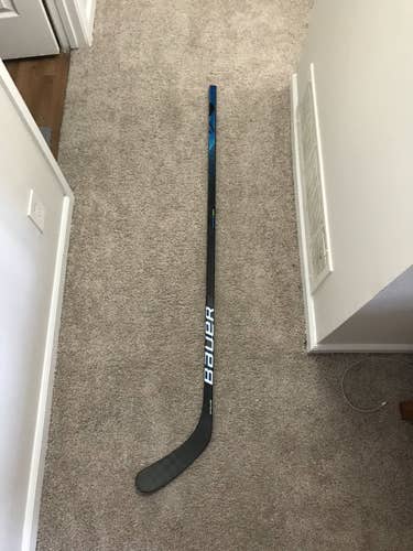 Senior Right Handed Bauer Nexus Geo 70 Flex P92 Hockey Stick