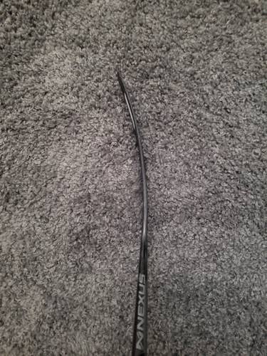 New Senior Bauer Right Handed Team Nexus Hockey Stick P88-77 Flex