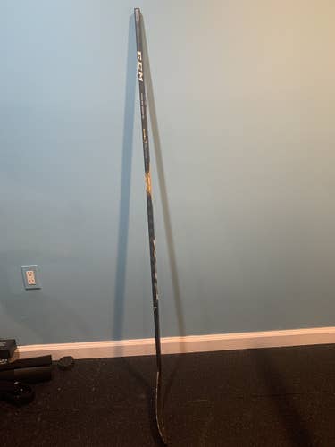 Intermediate Right Handed Toe Pattern  Super Tacks AS1 Hockey Stick