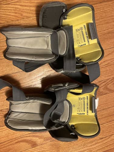 Warrior R/GT2 Junior Goalie Knee Guards