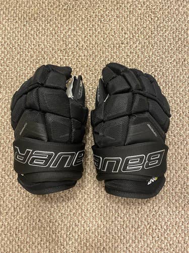 Ultra Sonic Hockey Gloves
