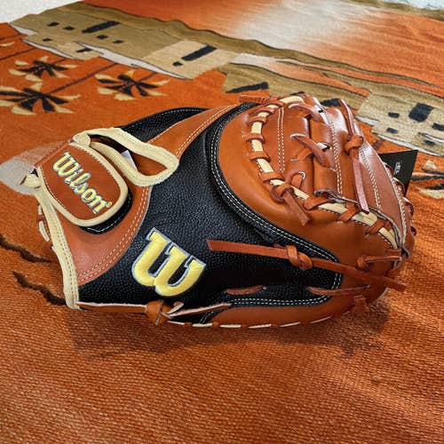 Brand New Wilson A2000 1790 SuperSkin Catchers Mitt 34" (Japan) (WBW10011834)