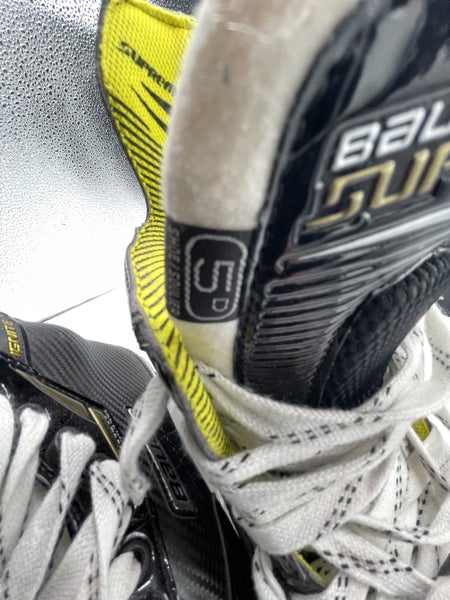 Junior Bauer Regular Width Size 5 Supreme Ignite Pro+ Hockey Skates