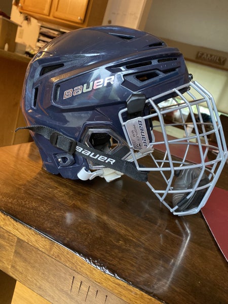Like-New Navy Small Bauer Pro Stock Re-Akt 150 Helmet