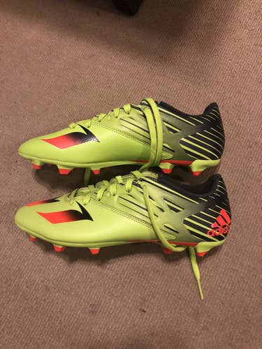 New Mens Adidas Messi 15.3 Soccer Cleats…Size 10.5
