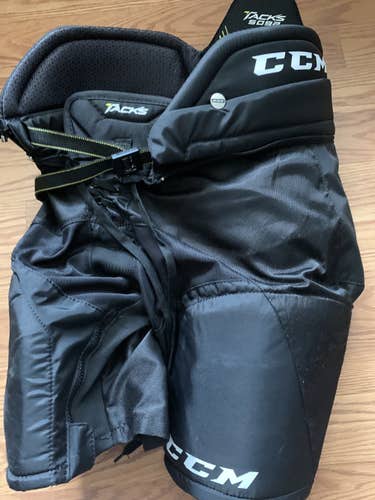 Black Used Junior Large CCM Tacks 5092 Hockey Pants