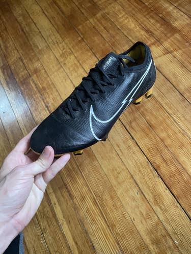 Black Used Men's Size 9.0 (Women's 10) Nike Mercurial Vapor Cleats