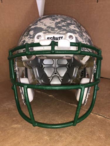 USED SCHUTT VENGEANCE VTD II ADULT FOOTBALL HELMET - LARGE - CAMO