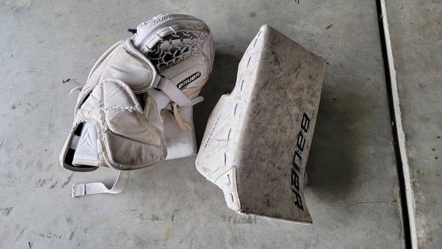 White Junior Used Bauer Regular Supreme S190