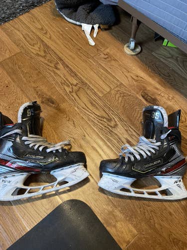 Senior Bauer Regular Width Pro Stock Size 8.5 Vapor 2X Pro