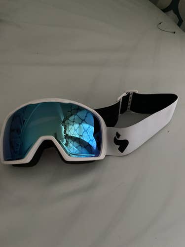 BRAND NEW Clockwork RIG Goggles Extra Lense Included