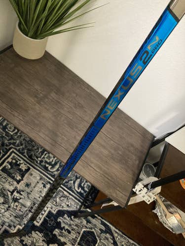 Bauer Right Handed Nexus 2N Pro Hockey Stick