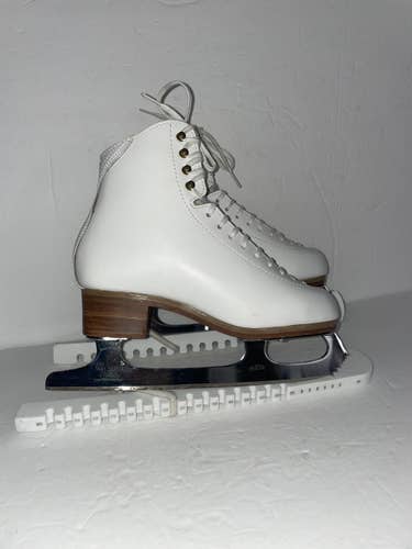 Jackson 2200 Figure skates size 5.5 C
