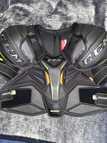 Senior Large CCM Tacks 9080 Shoulder Pads