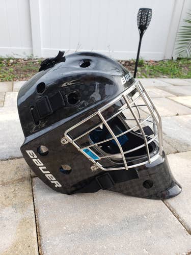 Black Used FIT 2 Bauer NME 10 Goalie Mask Carbon Finish