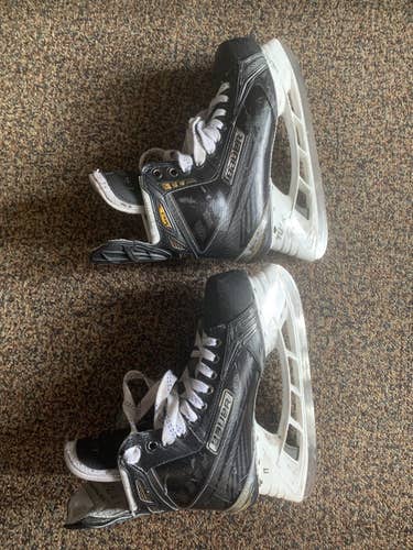 Senior Bauer Regular Width Pro Stock Size 8 Supreme MX3 Hockey Skates