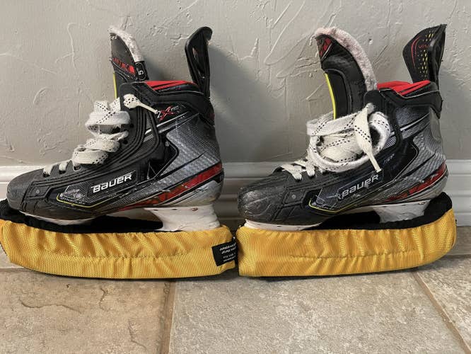Used Bauer Vapor 2X Pro Regular Width  Size 5 Hockey Skates