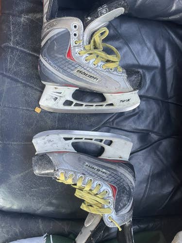 New Bauer Size 3.5 Vapor x:20 Hockey Skates