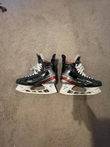 Senior Bauer Regular Width  Size 8.5 Vapor 2X Pro Hockey Skates